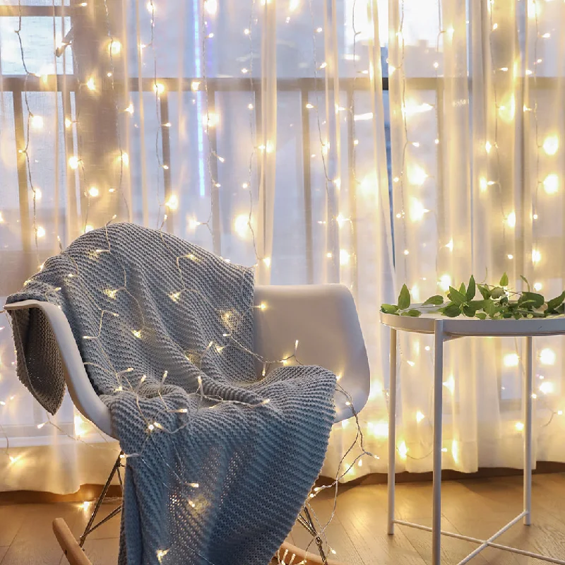 String Lights with Clear Bulbs for a Classic LookPlug-in 21m/69ft 200-LED Indoor Fairy Lights String Lights with Clear Bulbs for a Classic LookPlug-in 21m/69ft 200-LED Indoor Fairy Lights
