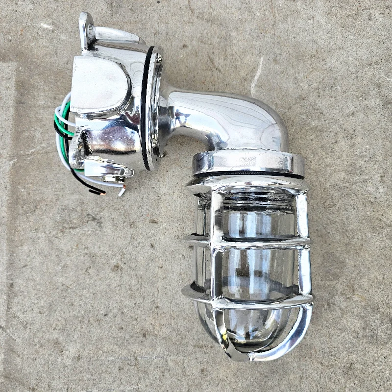 Low - Bay Industrial Lighting Fixtures for Small FactoriesAluminum Nautical Wall Mount Light Fixture Low - Bay Industrial Lighting Fixtures for Small FactoriesAluminum Nautical Wall Mount Light Fixture
