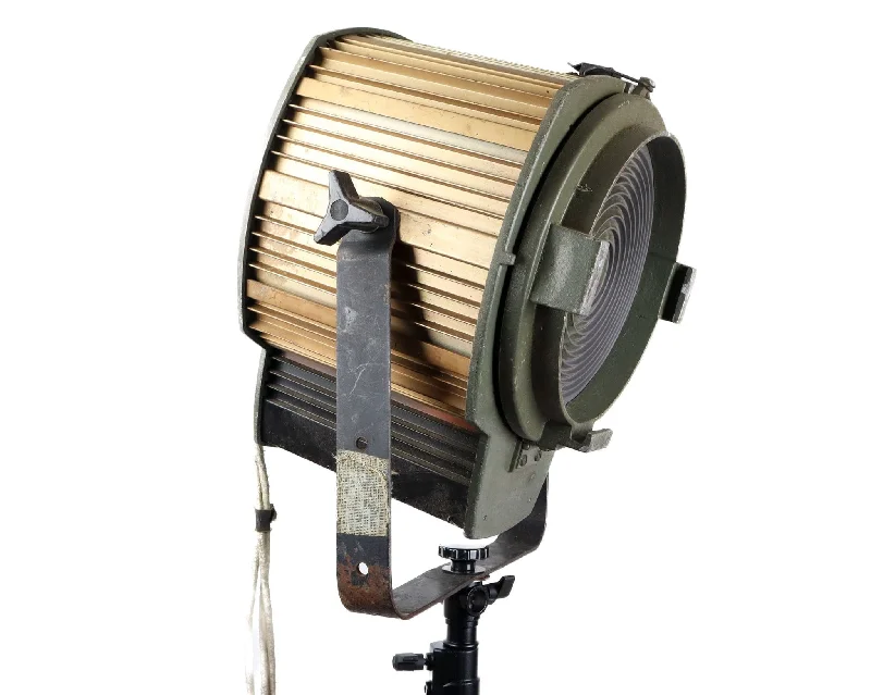 Shock - Resistant Industrial Lighting for Vibrating Machinery AreasLarge Two-Tonelight Stage light, Home Theater & Movie Room Decor