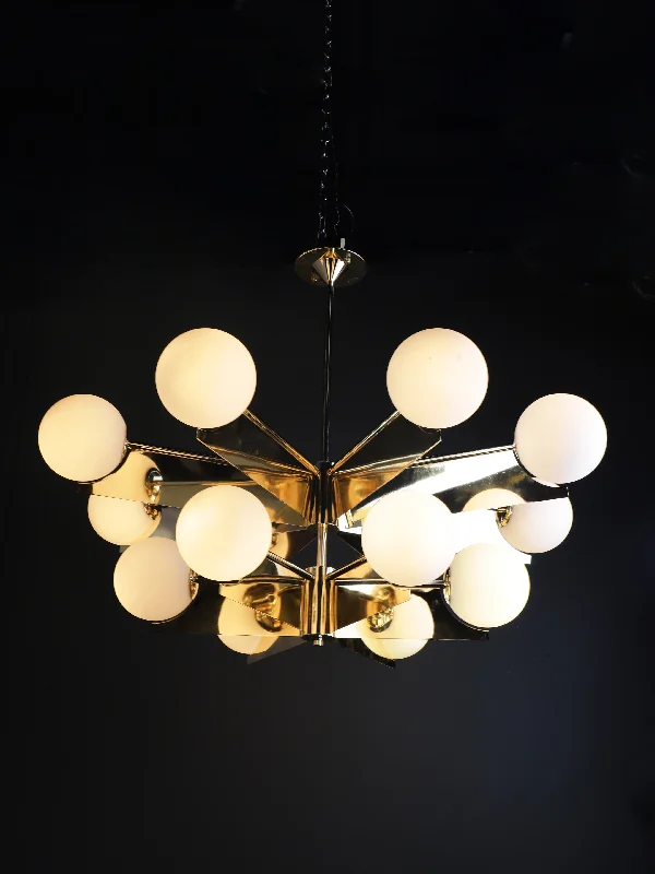Chandeliers with Clear Crystal for a Sparkling EffectFred Chandelier