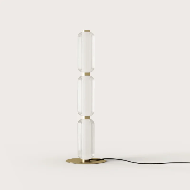 Victorian Style Floor Lamp for Traditional and Elegant InteriorsElma Floor Lamp