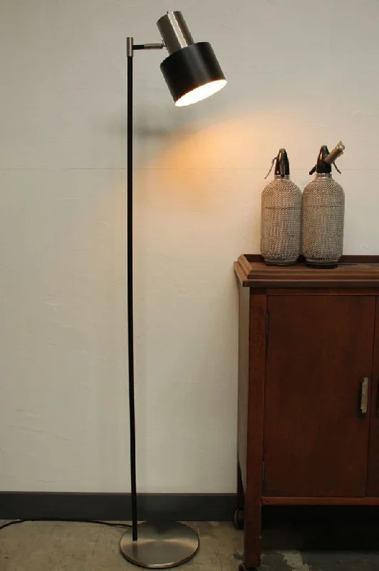 Smart Floor Lamp with Voice Control and Bluetooth ConnectivityMod Floor Lamp