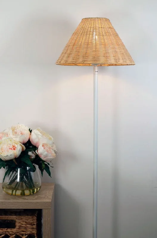 Wood Floor Lamp with Natural Grain for a Warm and Organic FeelTumby Floor Lamp