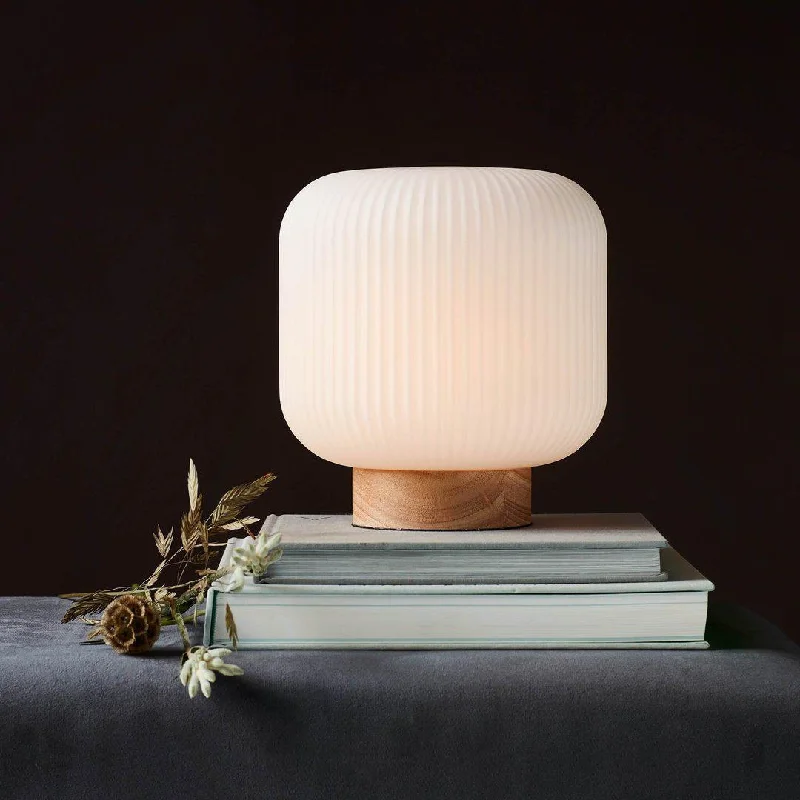 coastal style table lamps with nautical elements for beach housesMilford Table Lamp coastal style table lamps with nautical elements for beach housesMilford Table Lamp